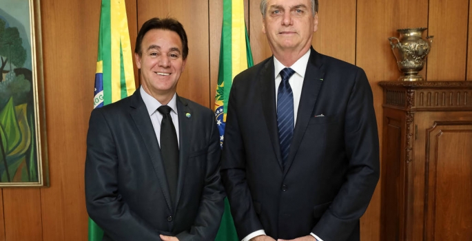 Jornal A Bigorna À espera de Bolsonaro Patriota é rachado entre