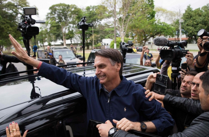 Bolsonaro provoca Lula por imunização contra a dengue na rede privada: “Se vacinou escondido”