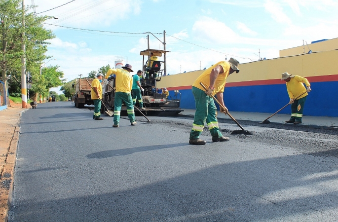 Rua Jango Pires é recapeada pela Prefeitura de Avaré