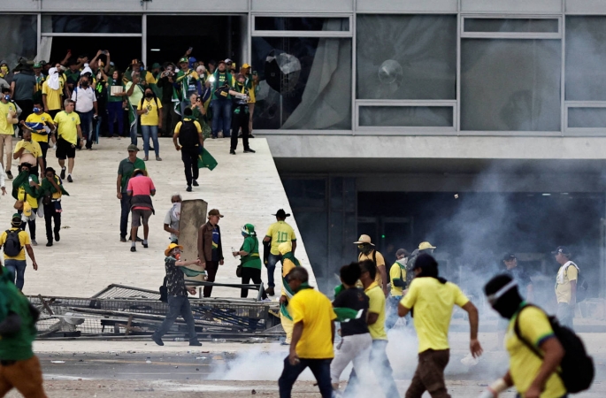 Lula decreta intervenção na segurança do DF após atos de terrorismo