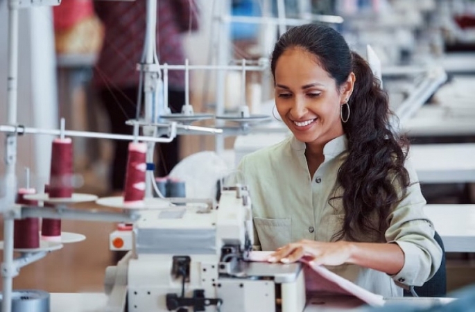 Curso gratuito de costura em máquina está com inscrição aberta até 30 de março