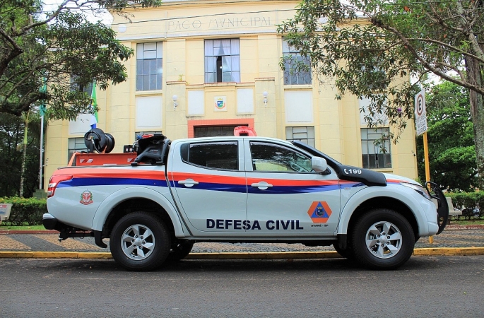 Caminhonete equipada com tanque de água vai reforçar trabalho da Defesa Civil