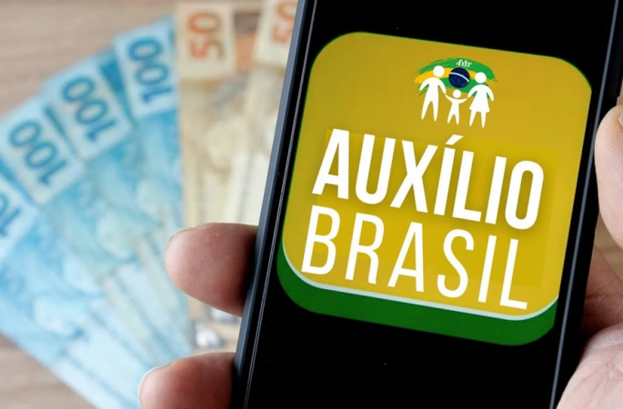 Governo estuda perdoar dívida de quem pegou empréstimo consignado do Auxílio Brasil