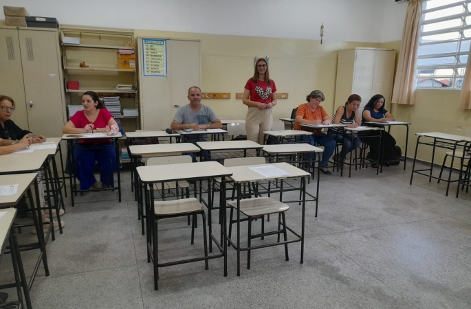 Oficina pedagógica capacita professores de escolas municipais