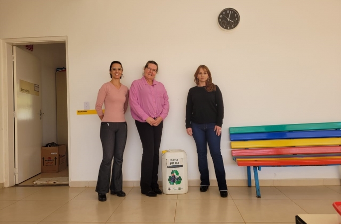 “Papa-pilhas” são instalados em escolas municipais