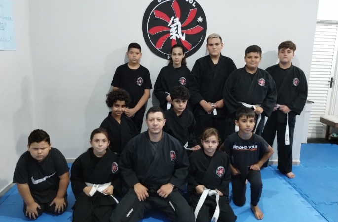 Professor avareense recebe faixa preta de hapkido