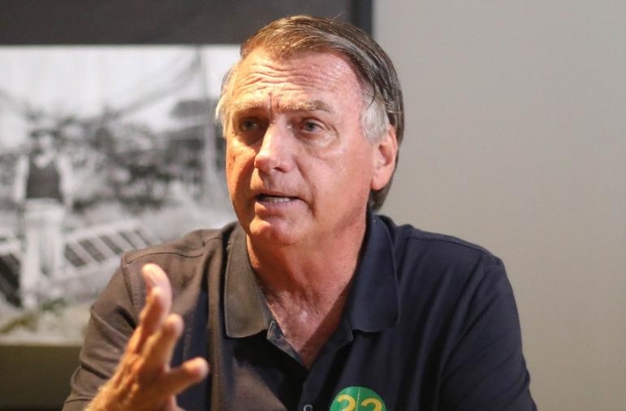 Bolsonaro cita perseguição e não descarta refúgio em embaixada se condenado; leia entrevista