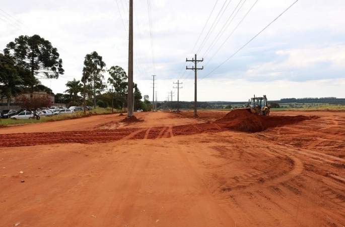 Prefeitura de Avaré alarga trecho de terra da Avenida Fuad Haspani