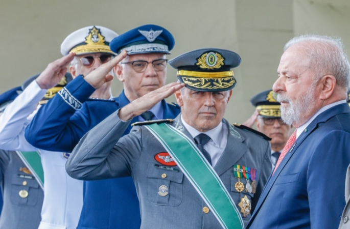 Exército deve ser “apolítico, apartidário, imparcial e coeso”, diz comandante