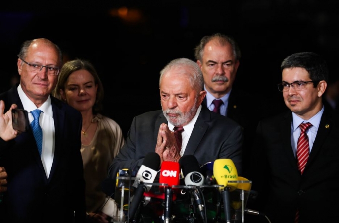 Lula enquadra PT para barrar protestos sobre equipe de transição