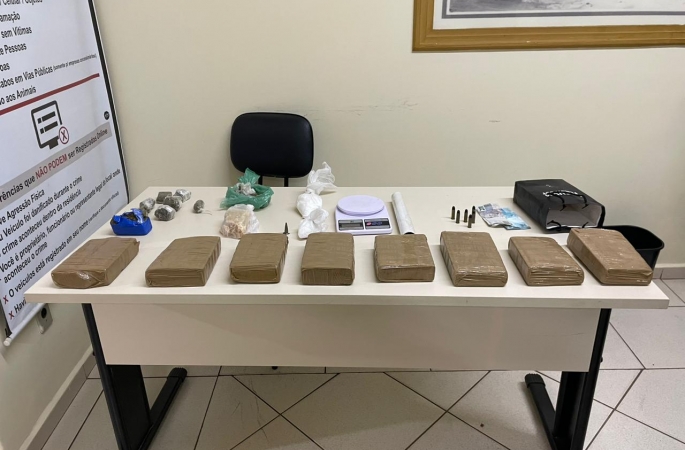 PM localiza oito “tijolos” de maconha com traficante em Avaré