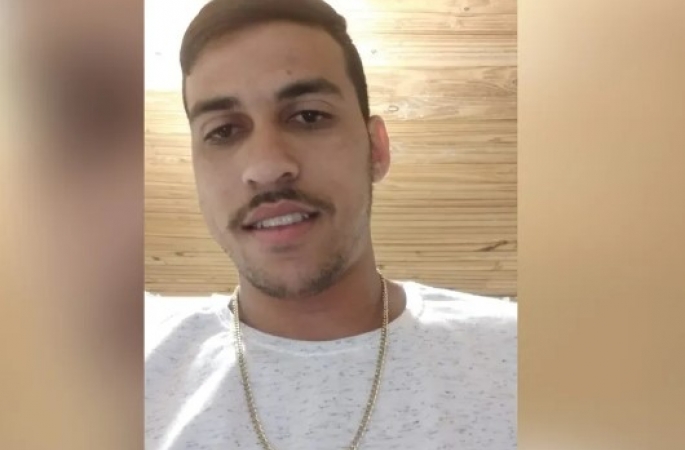 Colisão traseira entre caminhões provoca morte de jovem de 25 anos em Avaré