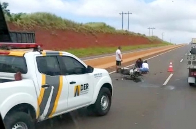 Policial de segurança penitenciária morre ao bater moto contra a lateral de caminhão em Chavantes