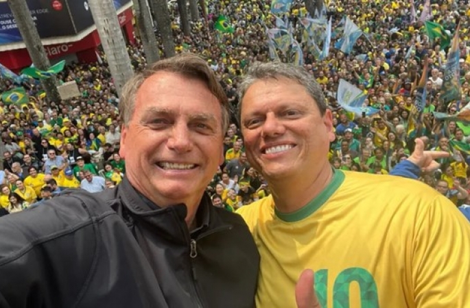 Bolsonaro não vê Tarcísio nem Zema “prontos” para enfrentar eleição com Lula