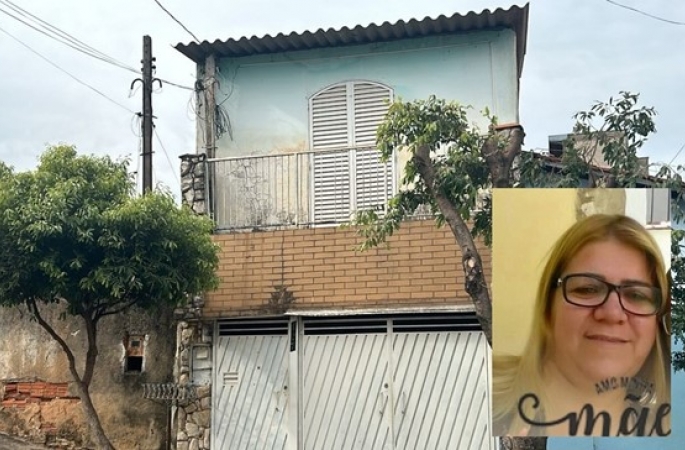 Mulher é morta a facadas dentro de casa; marido é suspeito