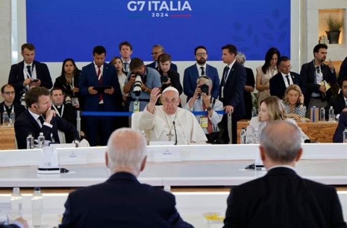 Papa Francisco pede no G7 a proibição de “armas autônomas letais”