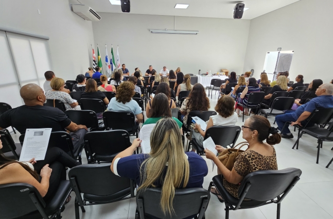 Diretores de creches e escolas municipais participam de reunião de planejamento