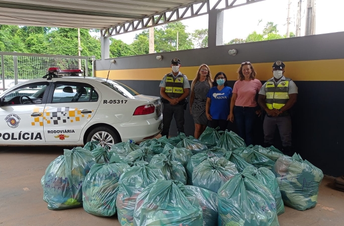 ABOVA encaminha roupas em doação para o litoral