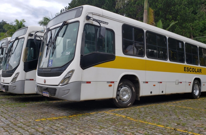 Ônibus escolares que apresentaram problemas passam por manutenção