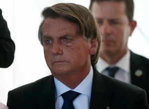 Bolsonaro teve recaída na tristeza com saída do Planalto e deve parar por 3 meses, dizem aliados