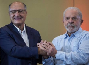 PSB indica Alckmin para vice, e Lula enaltece experiência de ambos para o Brasil