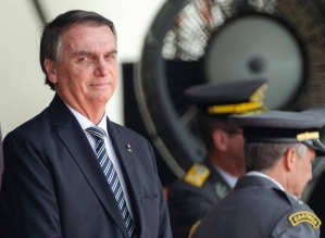 Bolsonaro nomeia comandante do Exército escolhido por Lula