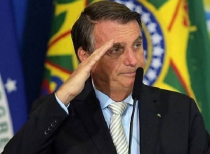 Base de Bolsonaro se frustra com ex-presidente, e antigos aliados agora acenam a Lula