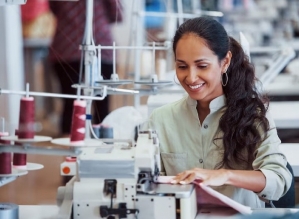 Curso gratuito de costura em máquina está com inscrição aberta até 30 de março