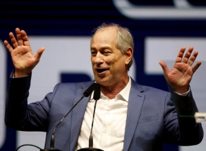 Ciro muda tom contra Lula e diz que ex-presidente é 