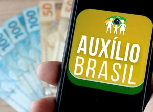 Governo estuda perdoar dívida de quem pegou empréstimo consignado do Auxílio Brasil