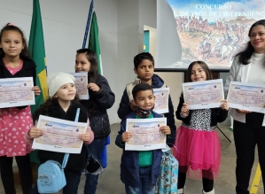 Alunos são premiados em projeto sobre independência do Brasil