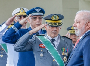 Exército deve ser “apolítico, apartidário, imparcial e coeso”, diz comandante