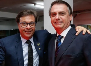 Sanfoneiro de Bolsonaro deve ser demitido da Embratur em janeiro