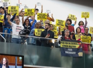 Com protesto, São Paulo aprova criação de escolas cívico-militares