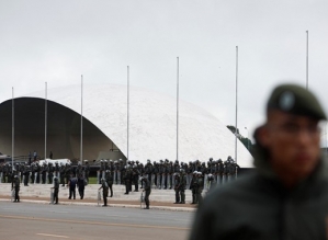 Exército indicia três coronéis por elaboração de carta golpista 