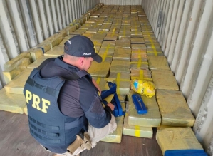 Polícia Federal Rodoviária apreende mais de três toneladas de maconha em carreta