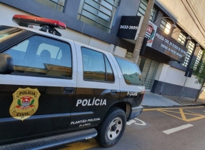 Homem mata morador de rua “a pauladas”