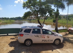 Corpo carbonizado é encontrado dentro de tubulação próxima à lago no interior de SP