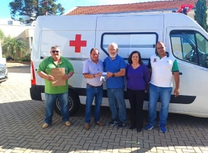 Secretaria Municipal da Saúde recebe ambulância da Santa Casa